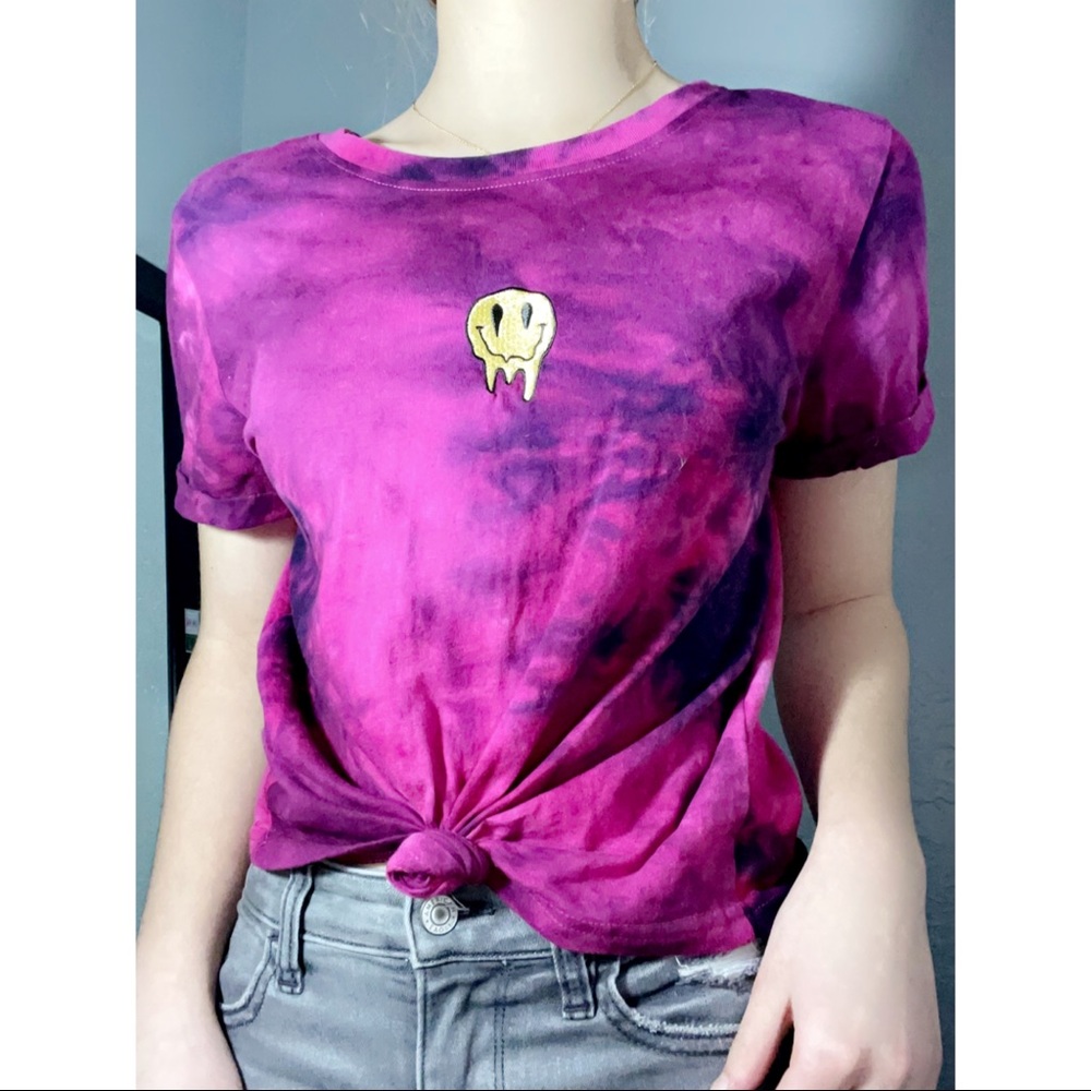Rue 21 drippy smiley face pink and purple tie dye shirt. In great condition.